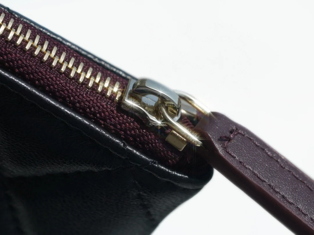 샤넬 클래식 램스킨 미니 파우치