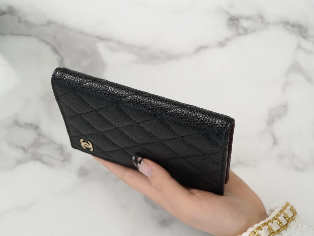샤넬 캐비어 여권 지갑