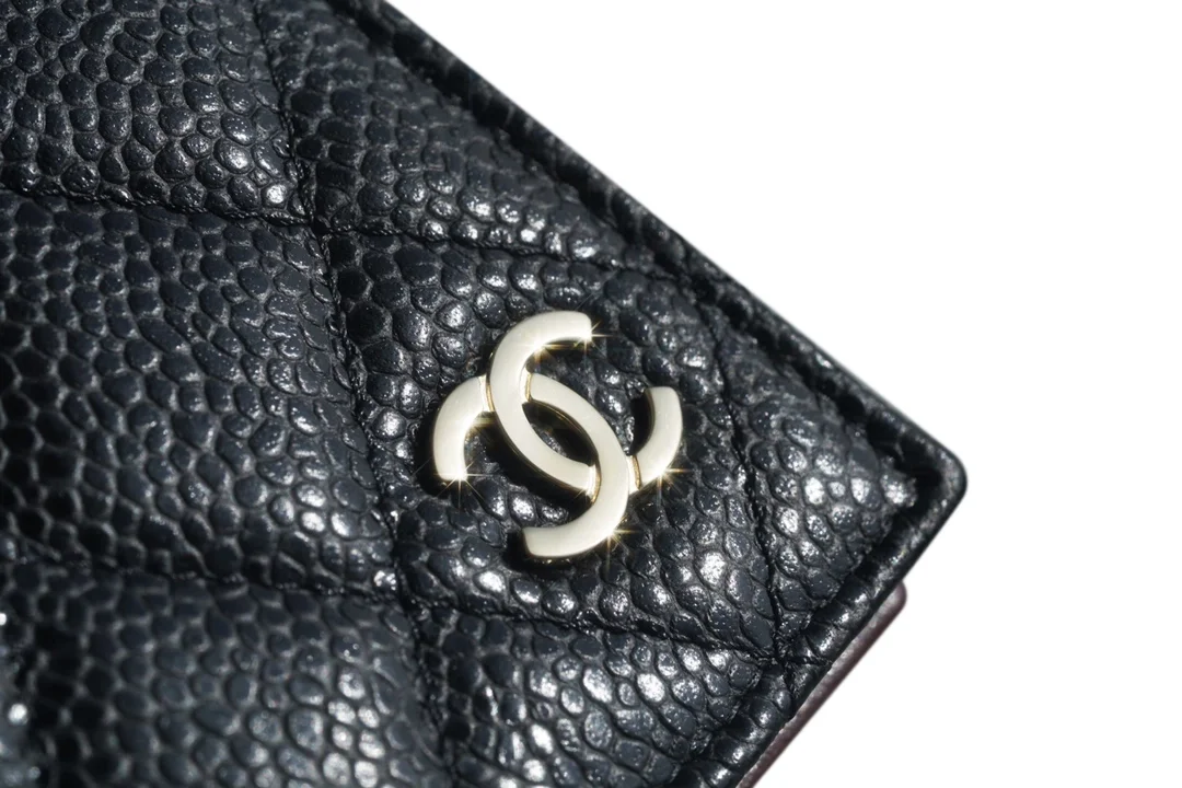 샤넬 캐비어 여권 지갑