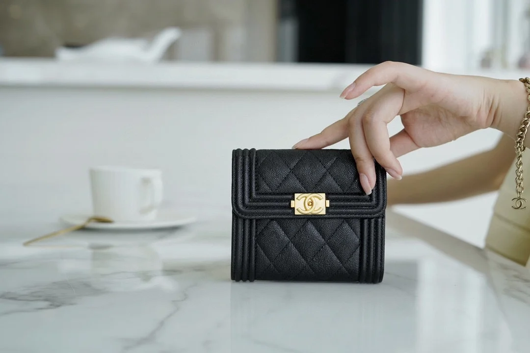 샤넬 보이 플랩 월릿