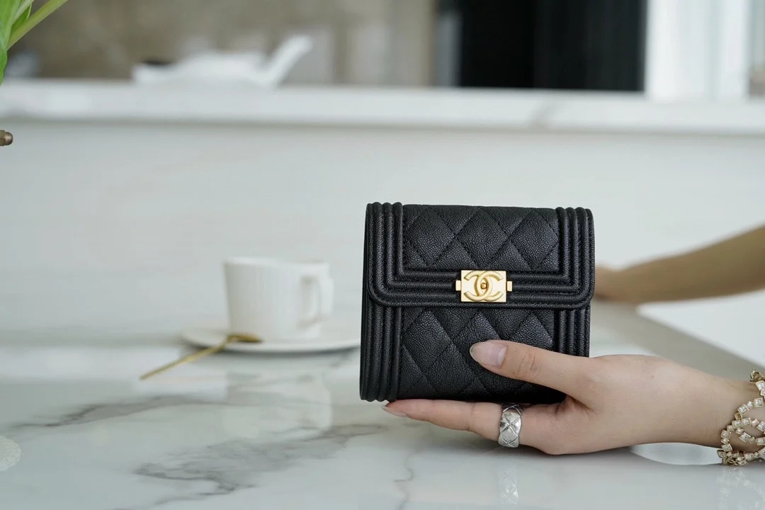 샤넬 보이 플랩 월릿