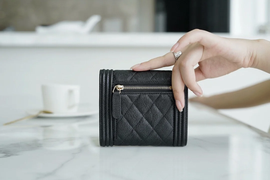 샤넬 보이 플랩 월릿