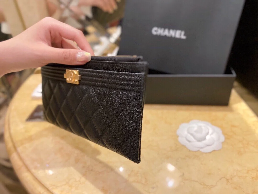 샤넬 보이 지퍼 파우치 월릿