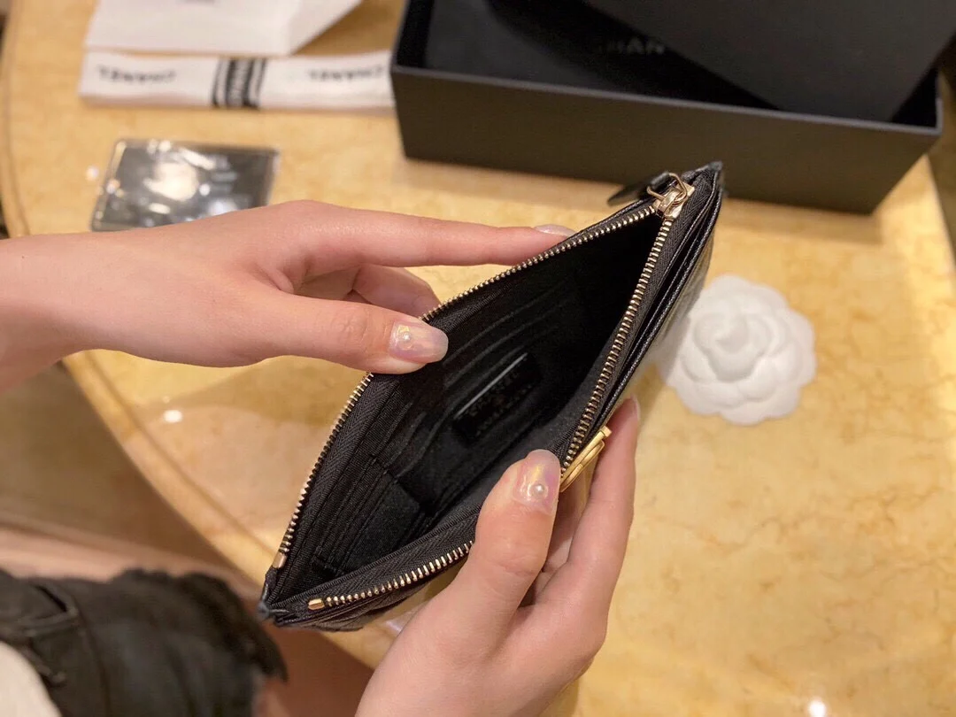 샤넬 보이 지퍼 파우치 월릿