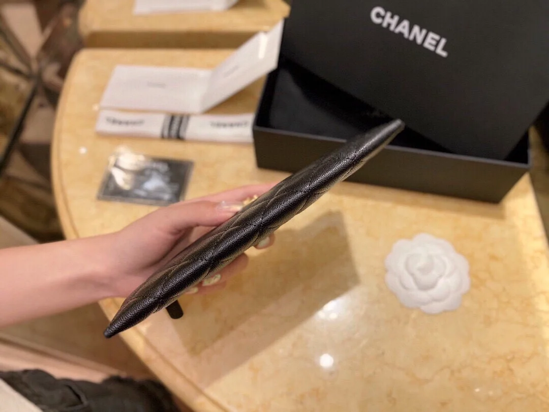 샤넬 보이 지퍼 파우치 월릿