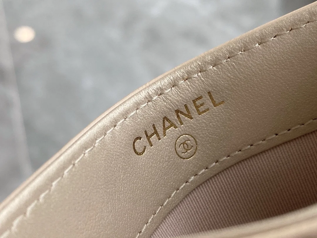 샤넬 가브리엘 카드 홀더 베이지