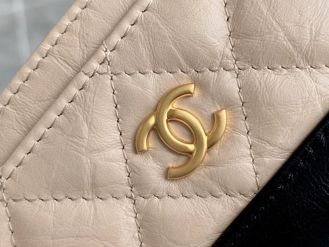 샤넬 가브리엘 카드 홀더 베이지