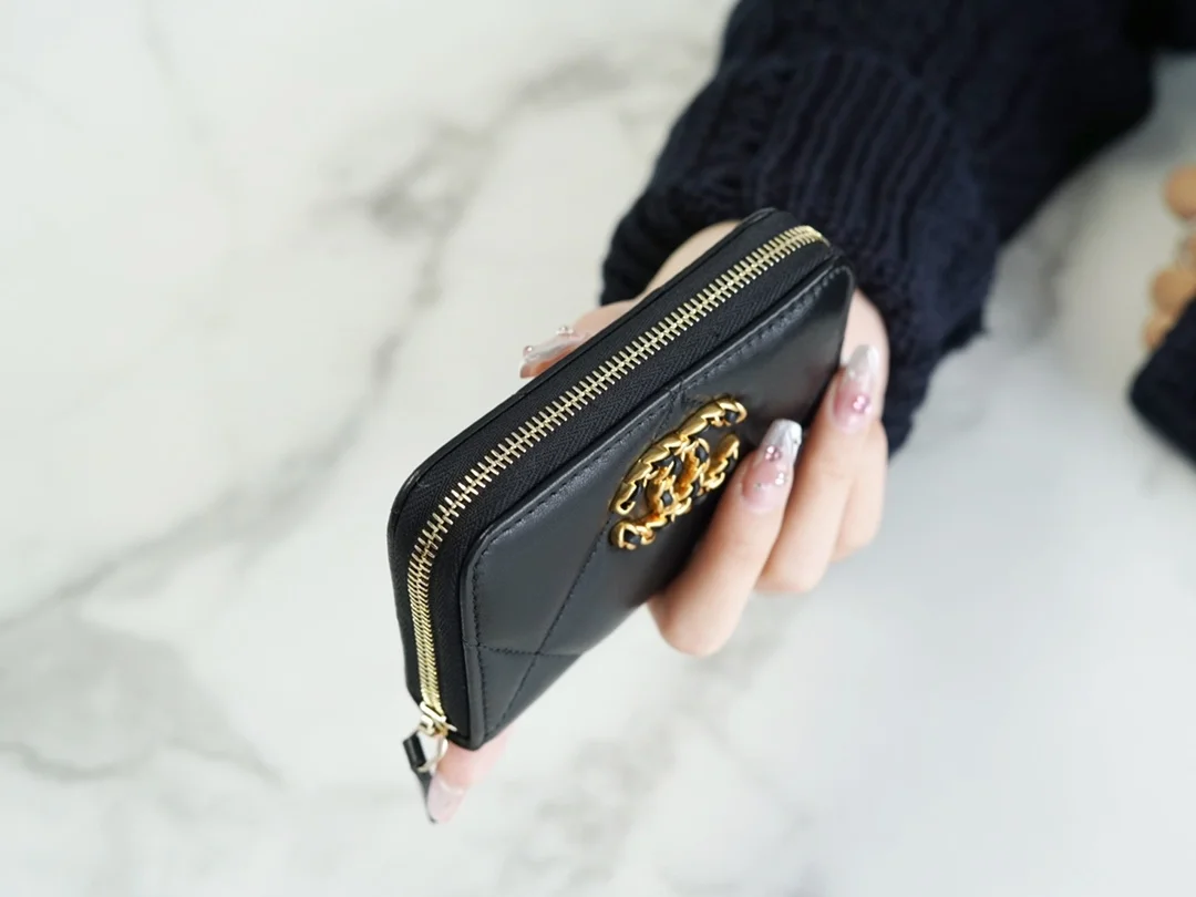 샤넬 19 지퍼 코인 지갑 블랙