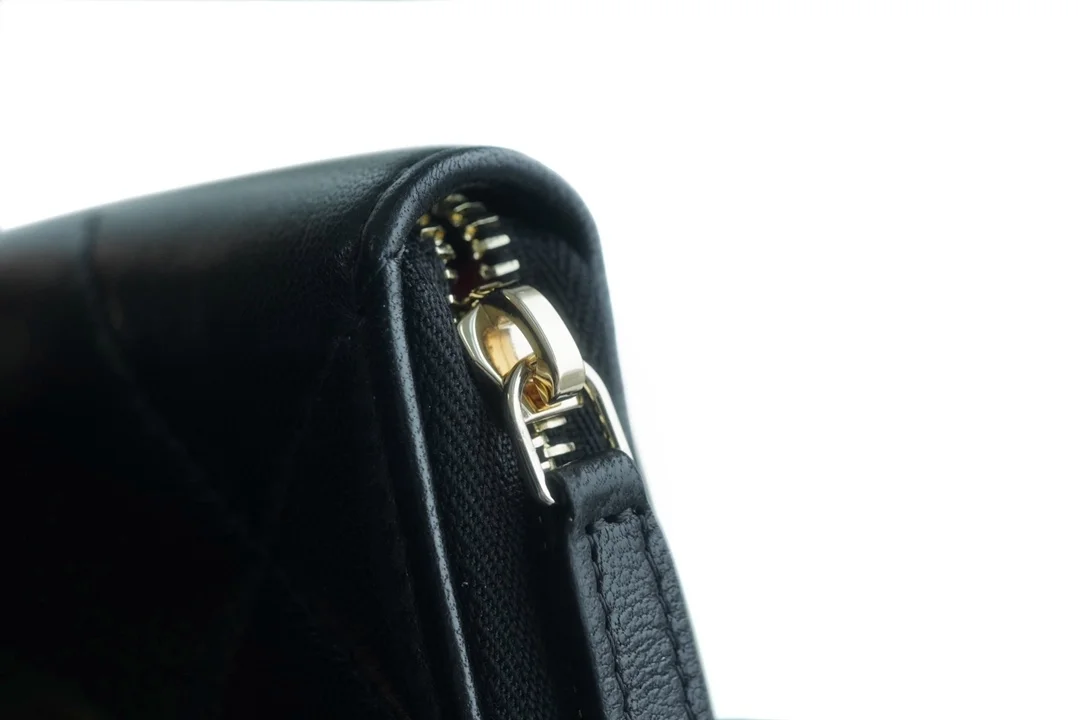 샤넬 19 지퍼 코인 지갑 블랙