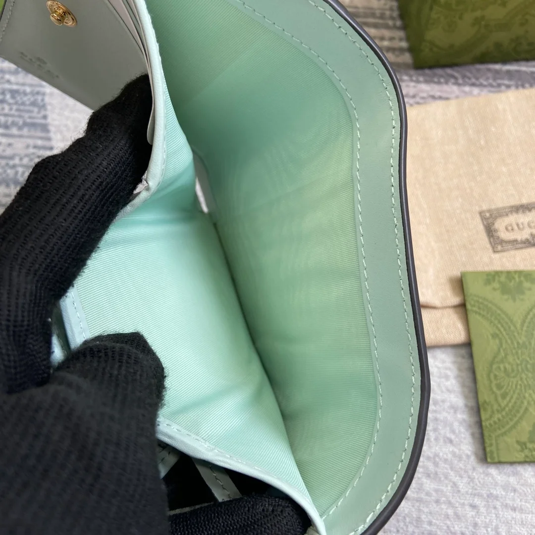 구찌 GG 미디엄 지갑