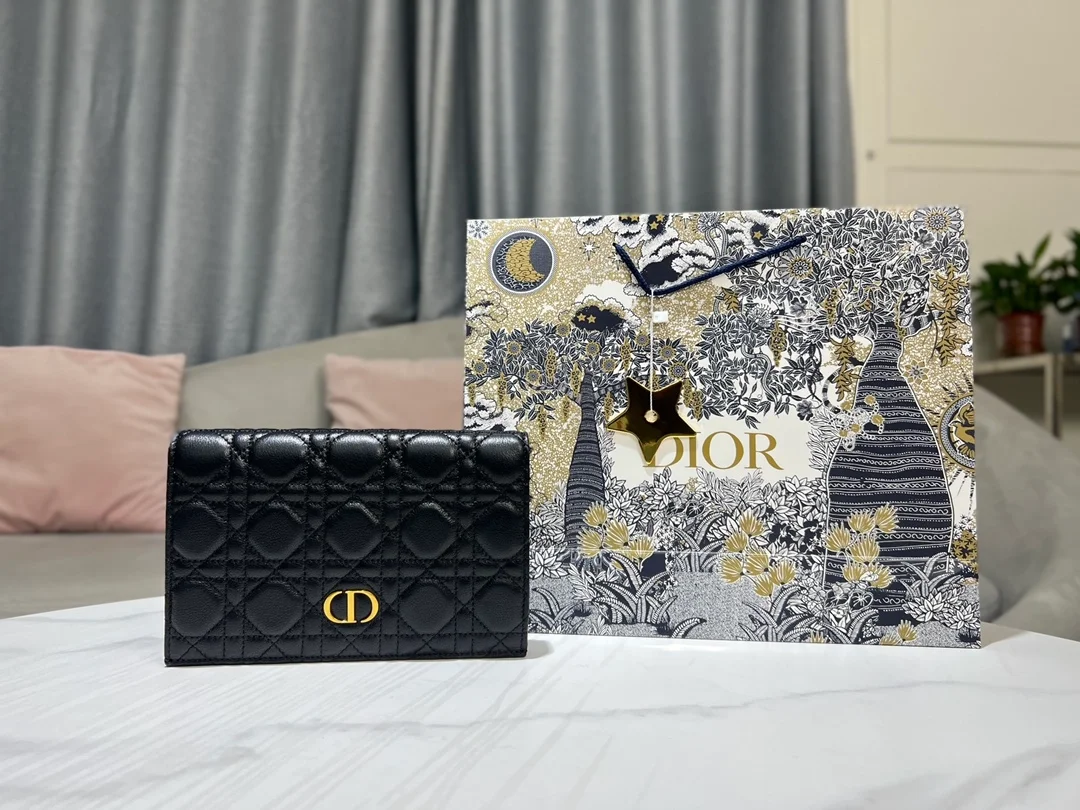 디올 레이디 슬림 카로 지갑