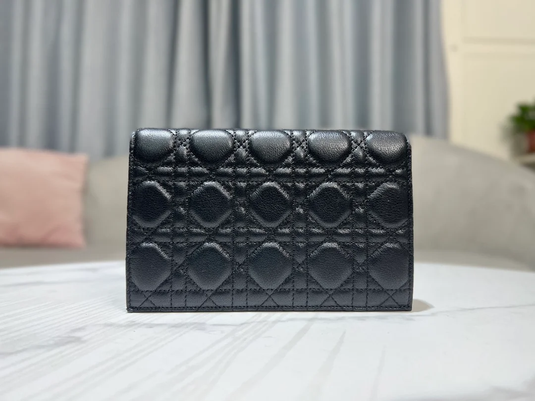 디올 레이디 슬림 카로 지갑