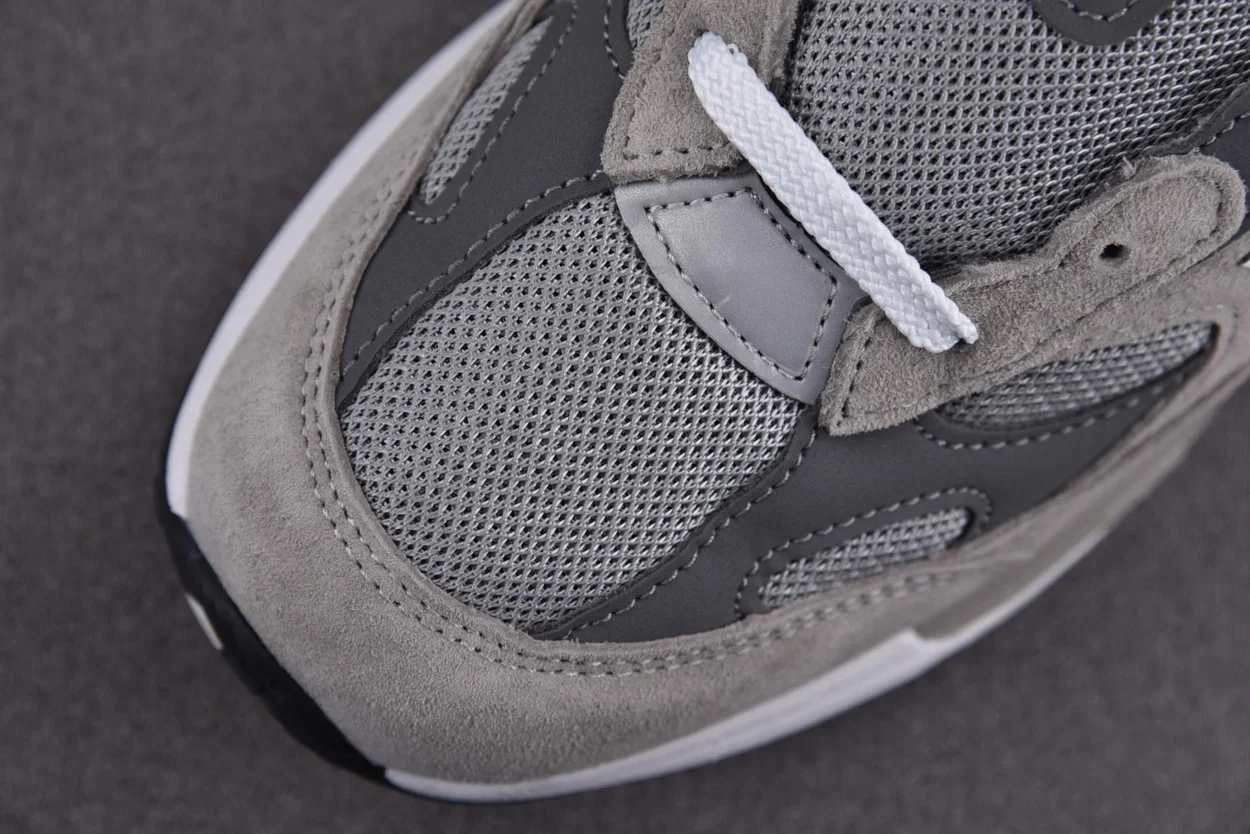 뉴발란스 992 메이드 인 USA 그레이