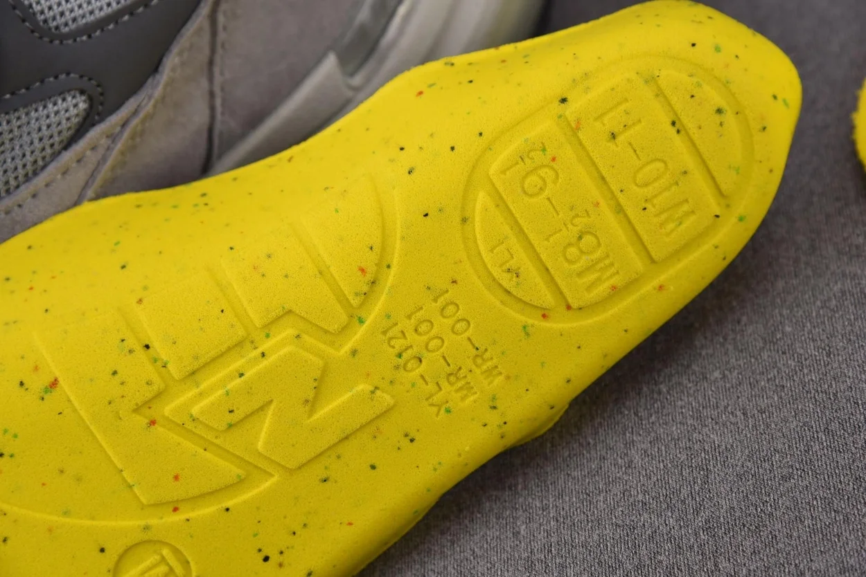 뉴발란스 992 메이드 인 USA 그레이