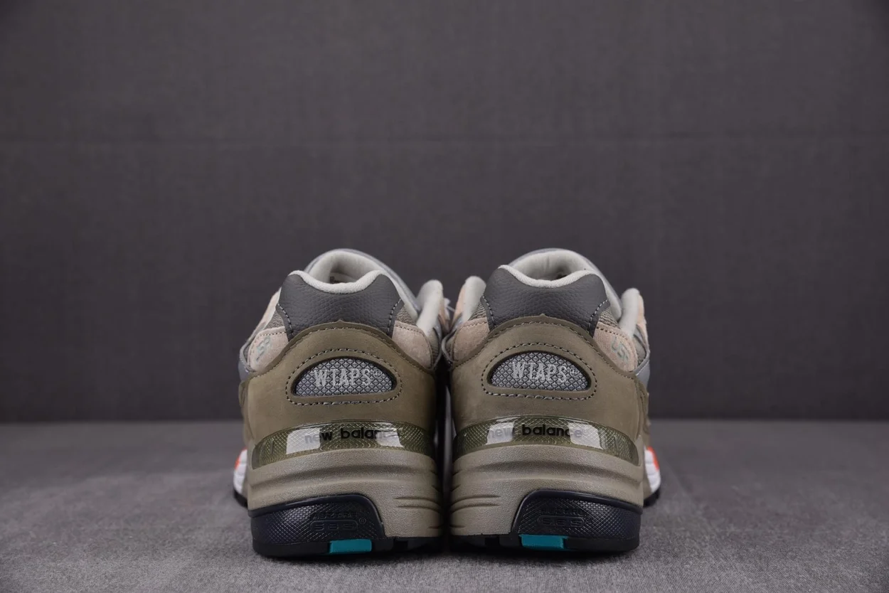뉴발란스 x 더블탭스 992 메이드 인 USA 올리브