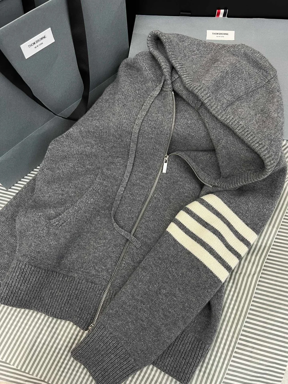 톰브라운 인타르시아 버전 울 집업 후디 그레이