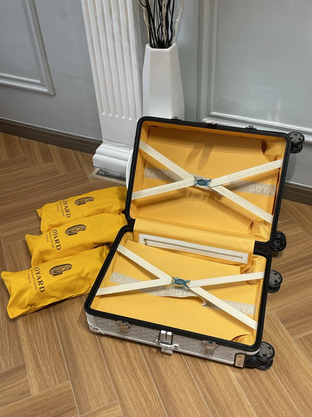 고야드 부흐제 트롤리 PM 화이트