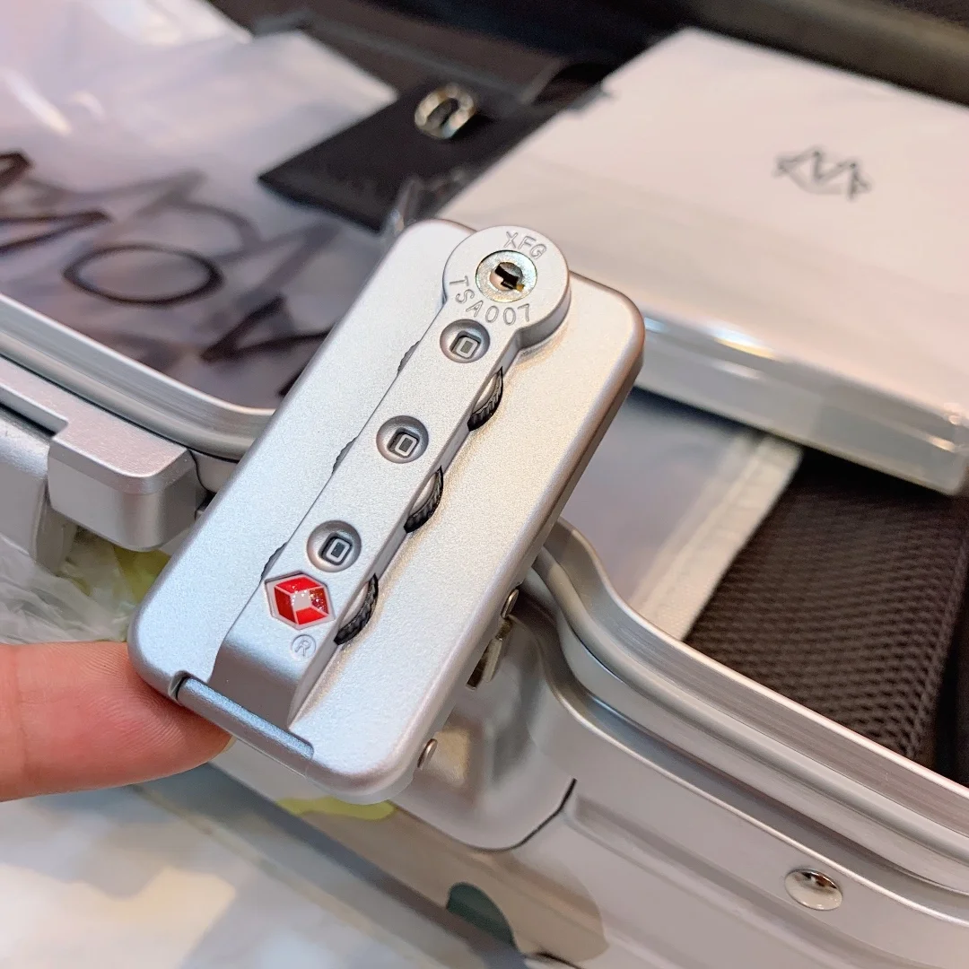 리모와 오리지널 캐빈 카모 수트케이스 그린