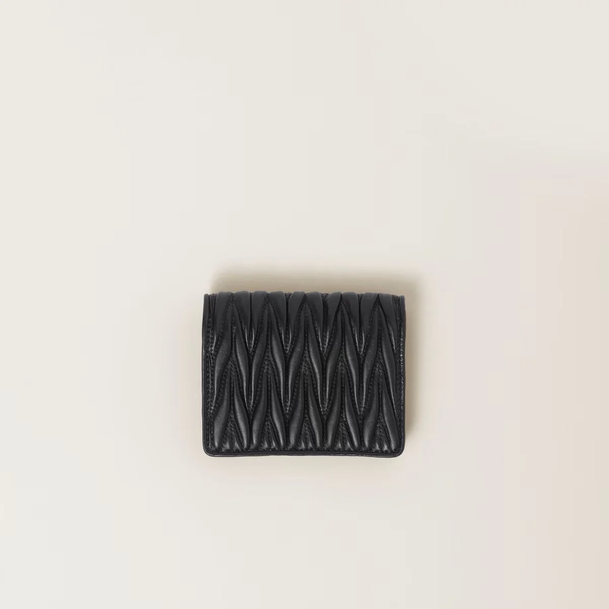 미우미우 마테라쎄 포켓 반지갑