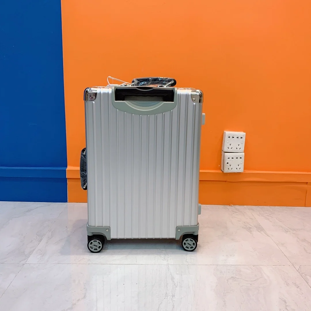 리모와 스티프 론체스 리미티드 캐리어