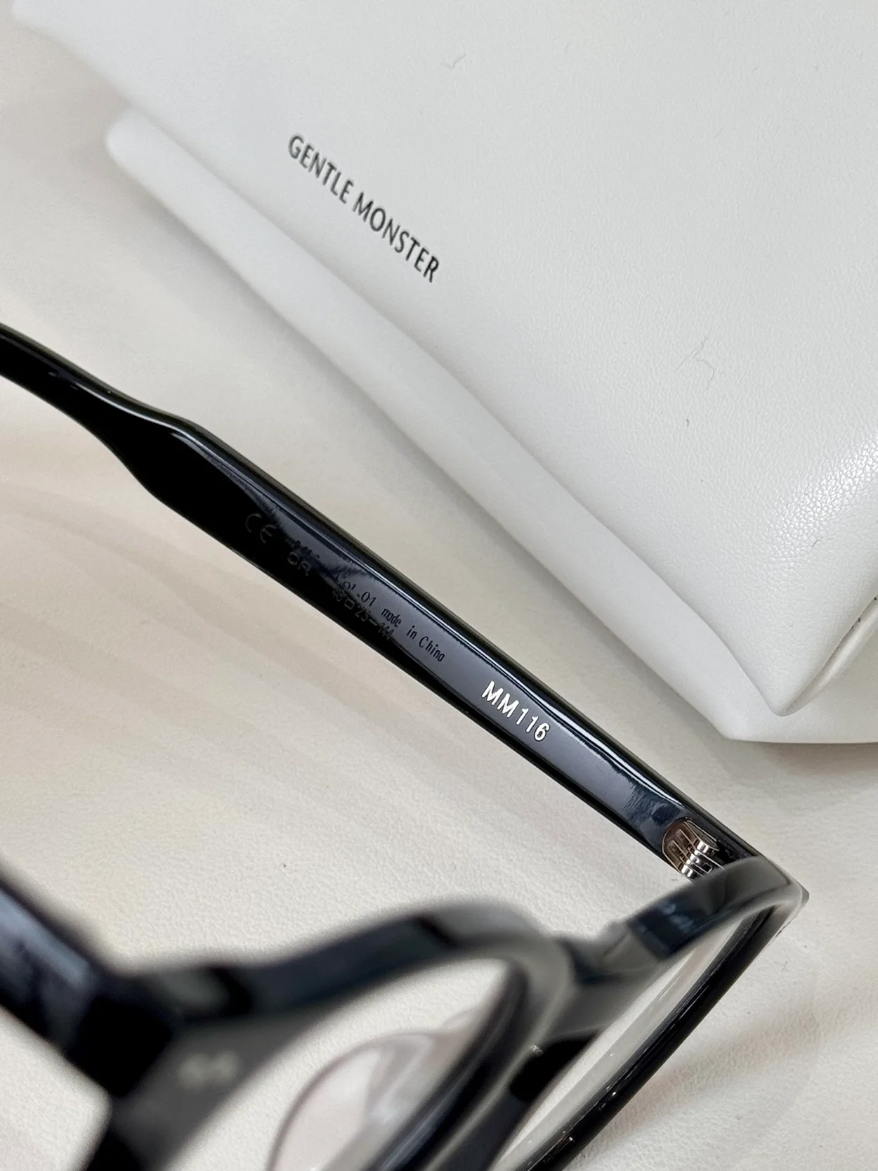 메종 마르지엘라 X 젠*몬스터 MM116 01