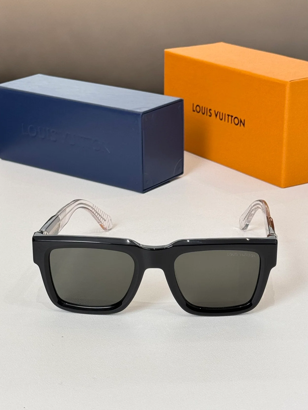 루이비통 Legacy Square Sunglasses Z2088W (4color)