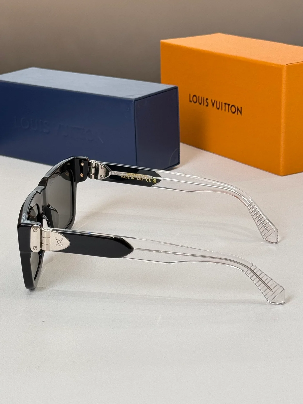 루이비통 Legacy Square Sunglasses Z2088W (4color)