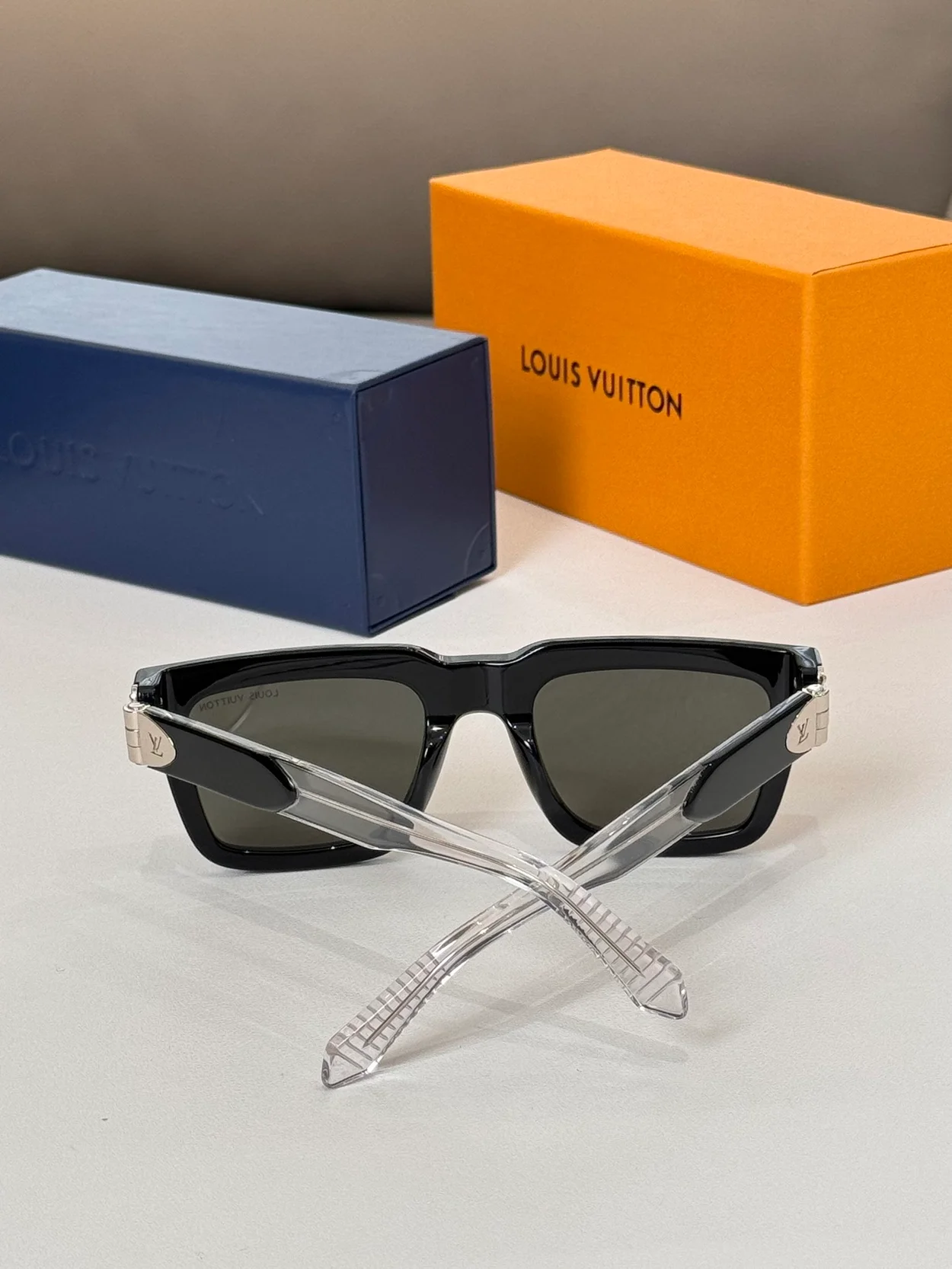 루이비통 Legacy Square Sunglasses Z2088W (4color)