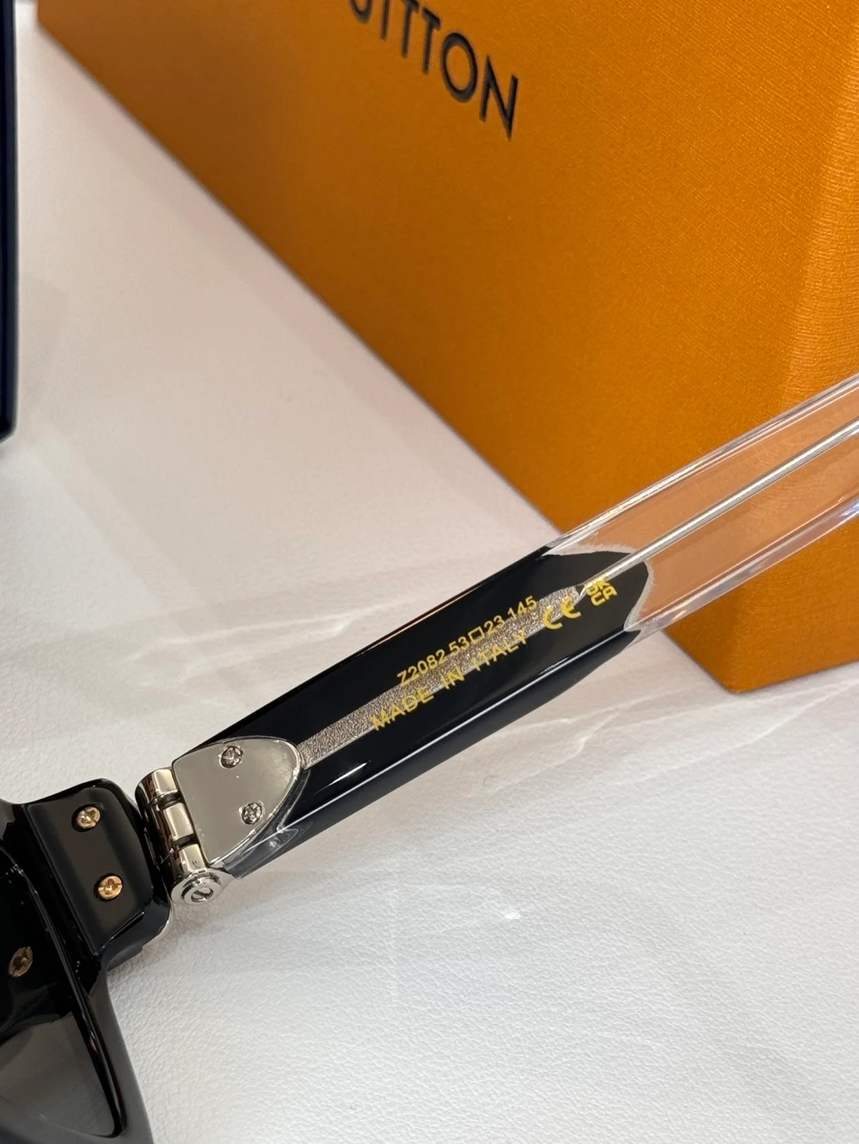 루이비통 Legacy Square Sunglasses Z2088W (4color)