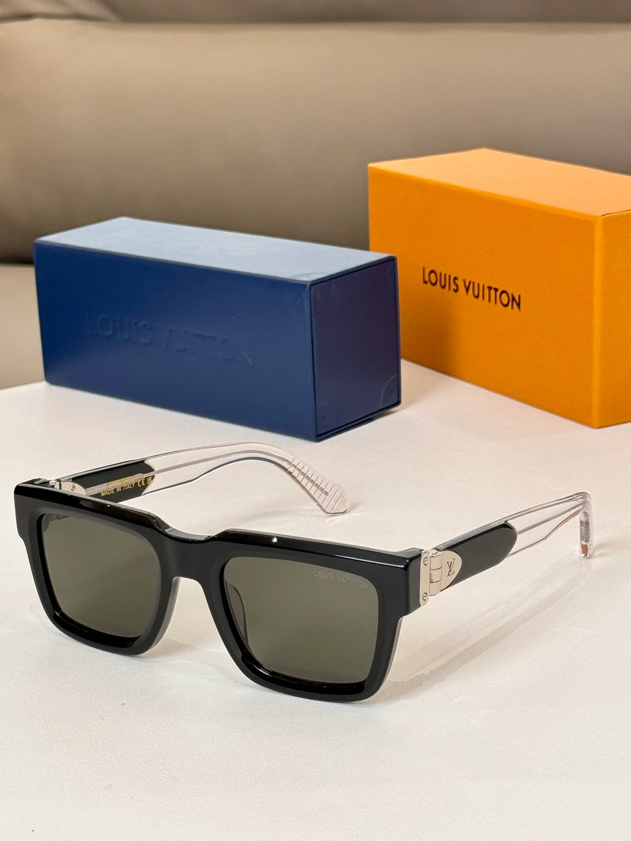 루이비통 Legacy Square Sunglasses Z2088W (4color)