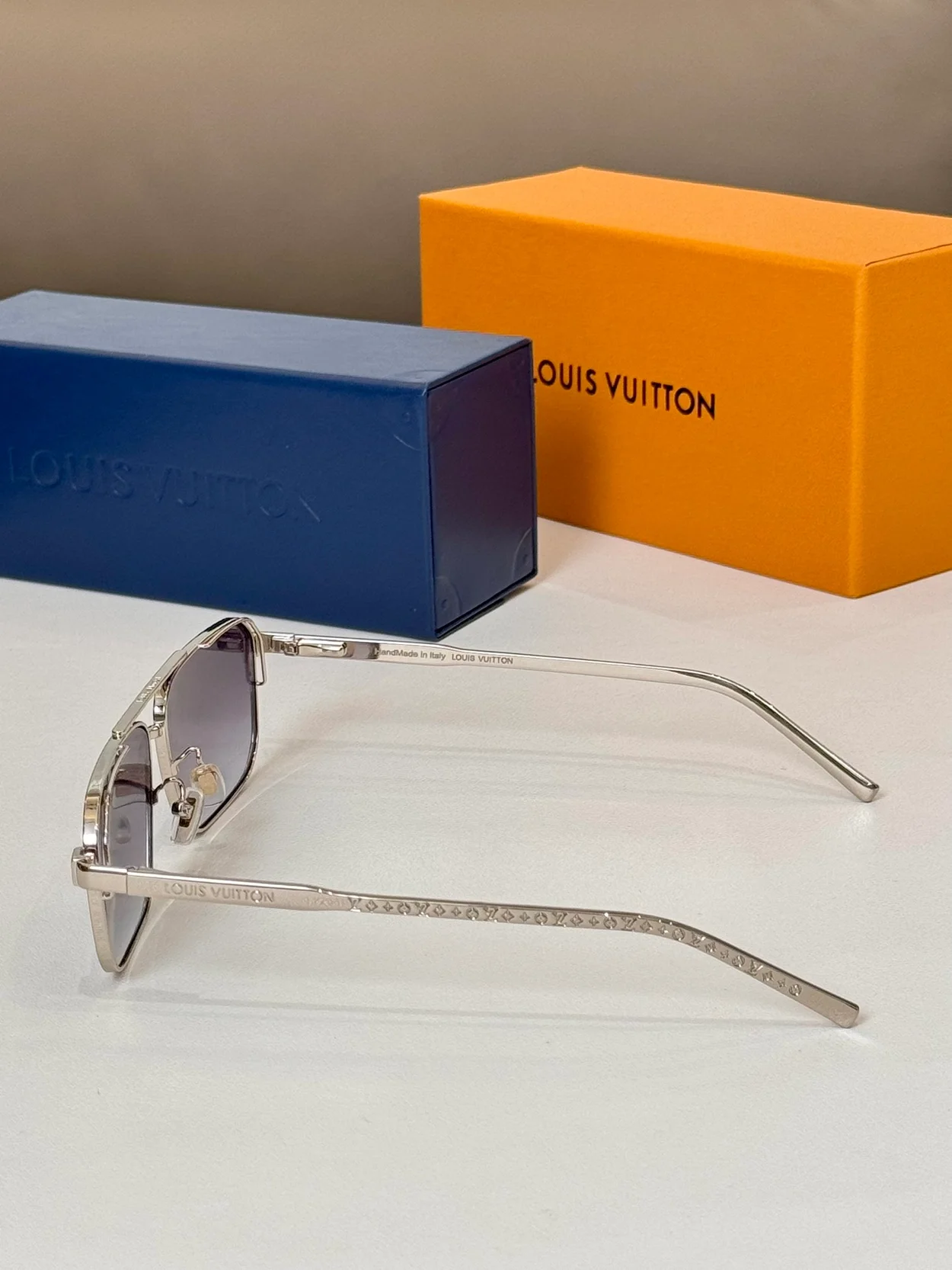 루이비통 Rise Metal Square Sunglasses Z1976U (6color)