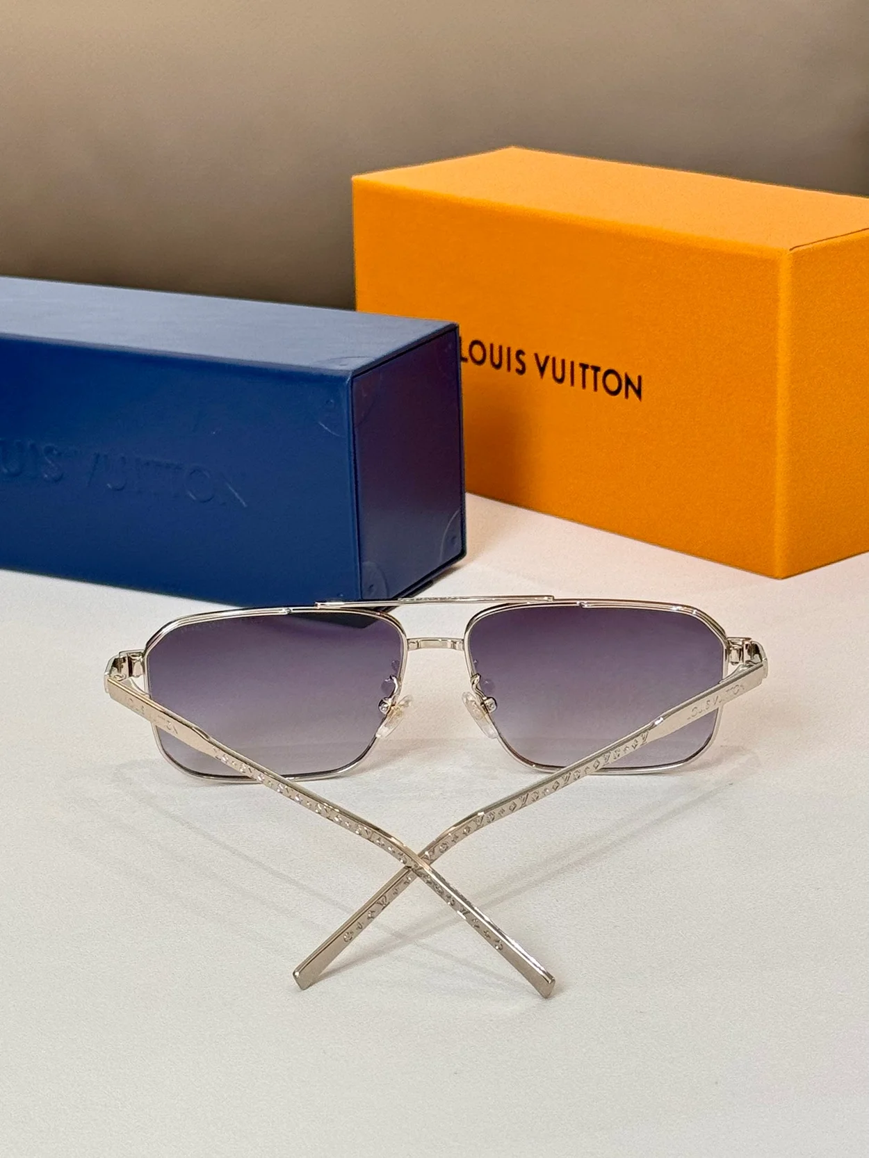 루이비통 Rise Metal Square Sunglasses Z1976U (6color)