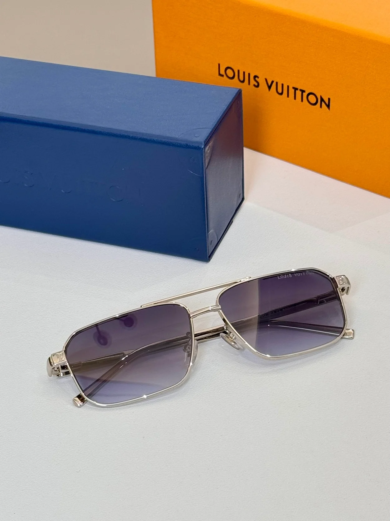 루이비통 Rise Metal Square Sunglasses Z1976U (6color)