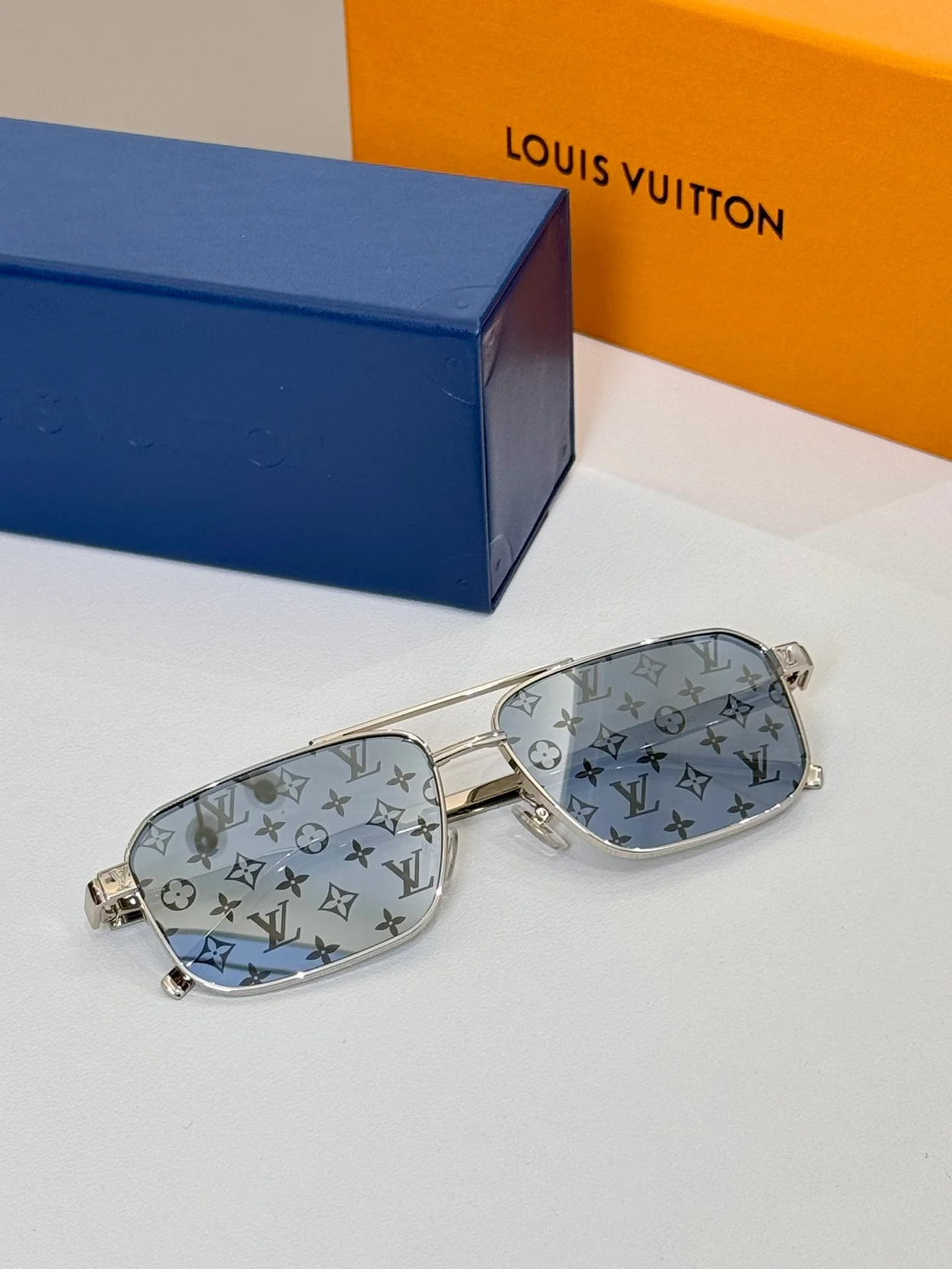 루이비통 Rise Metal Square Sunglasses Z1976U (6color)