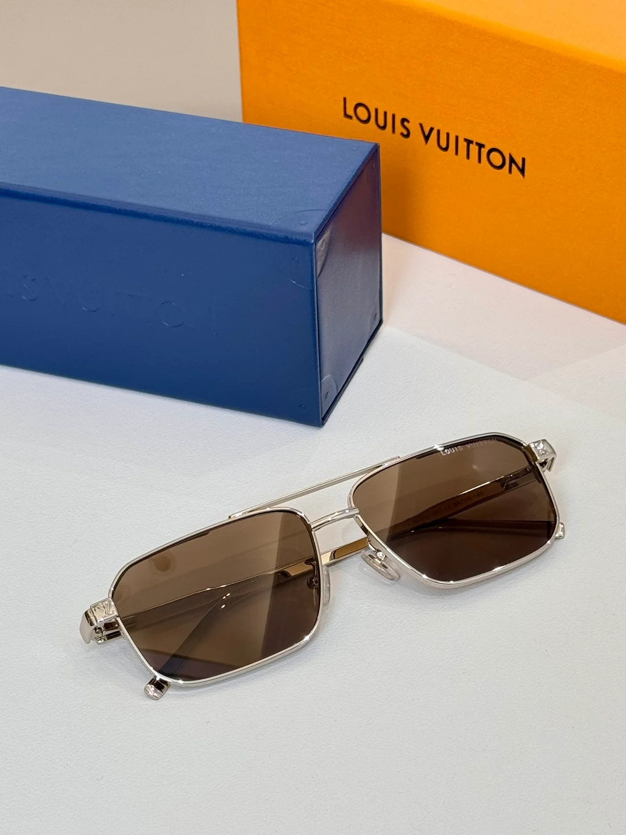 루이비통 Rise Metal Square Sunglasses Z1976U (6color)