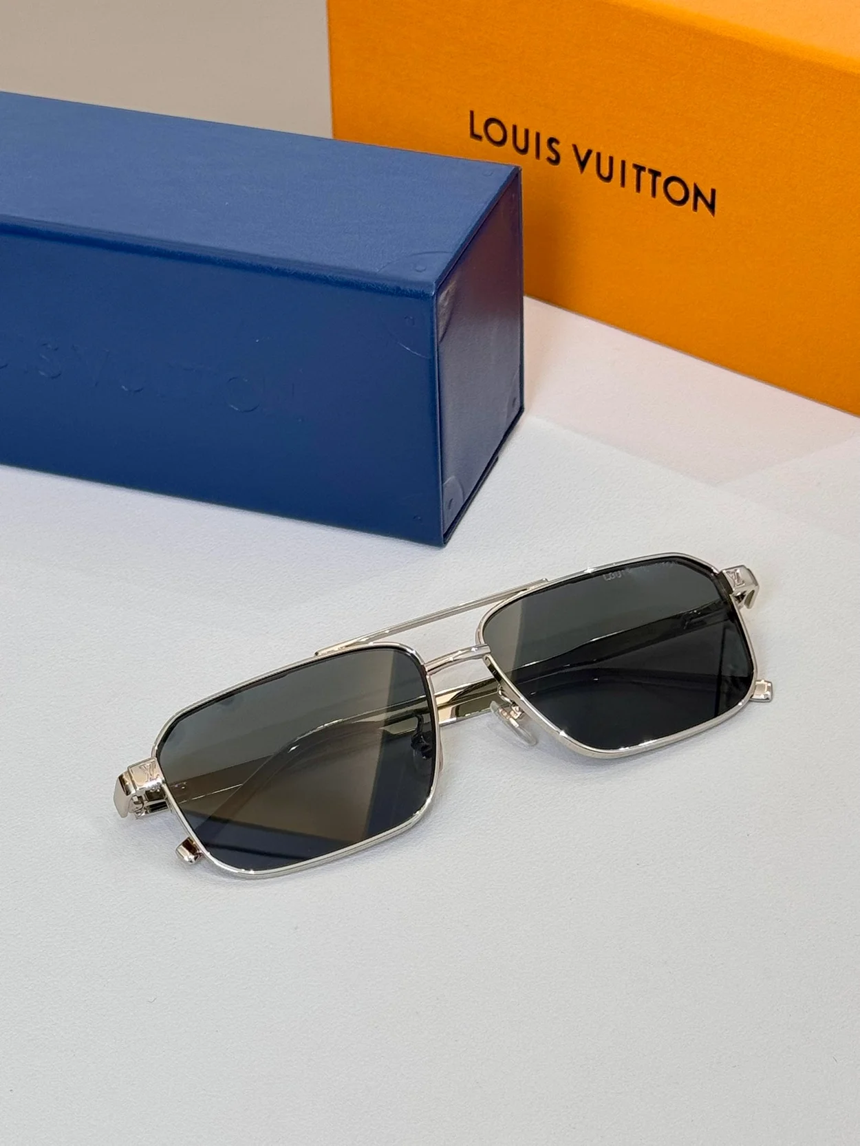 루이비통 Rise Metal Square Sunglasses Z1976U (6color)