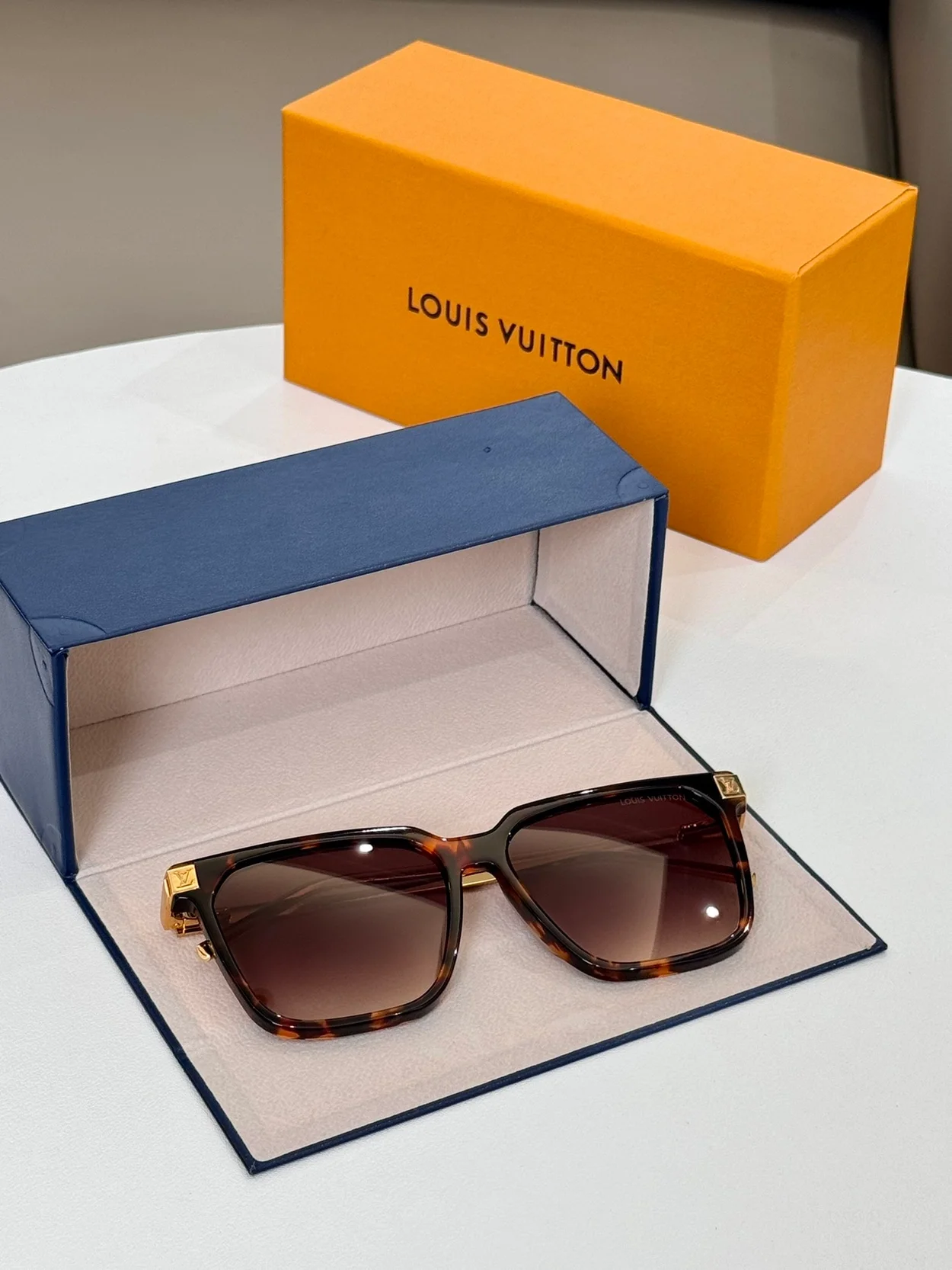 루이비통 Rise Square Sunglasses Z1667W/E (8color)