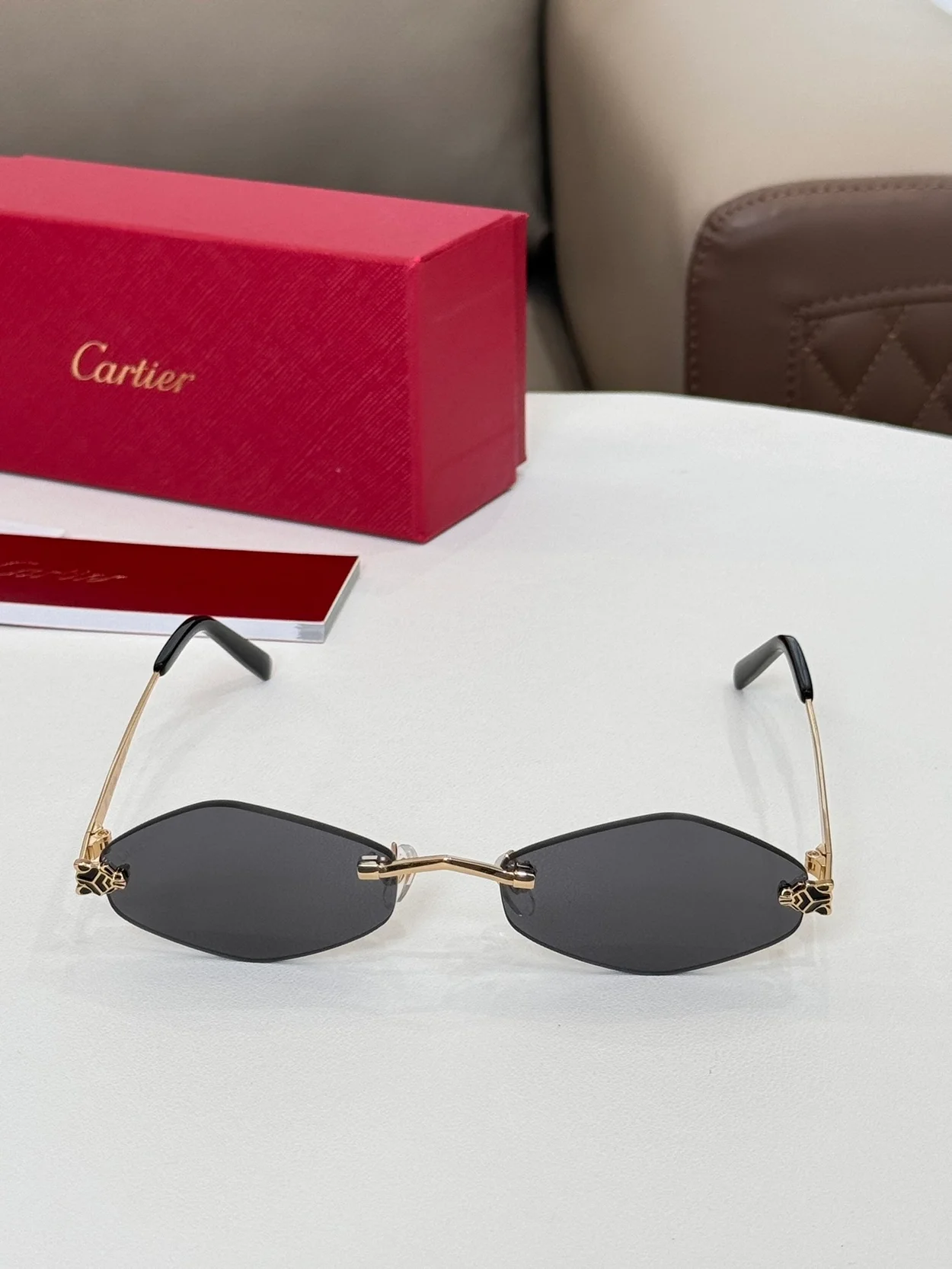 까르띠에 Geometric Frame Sunglasses (7color)