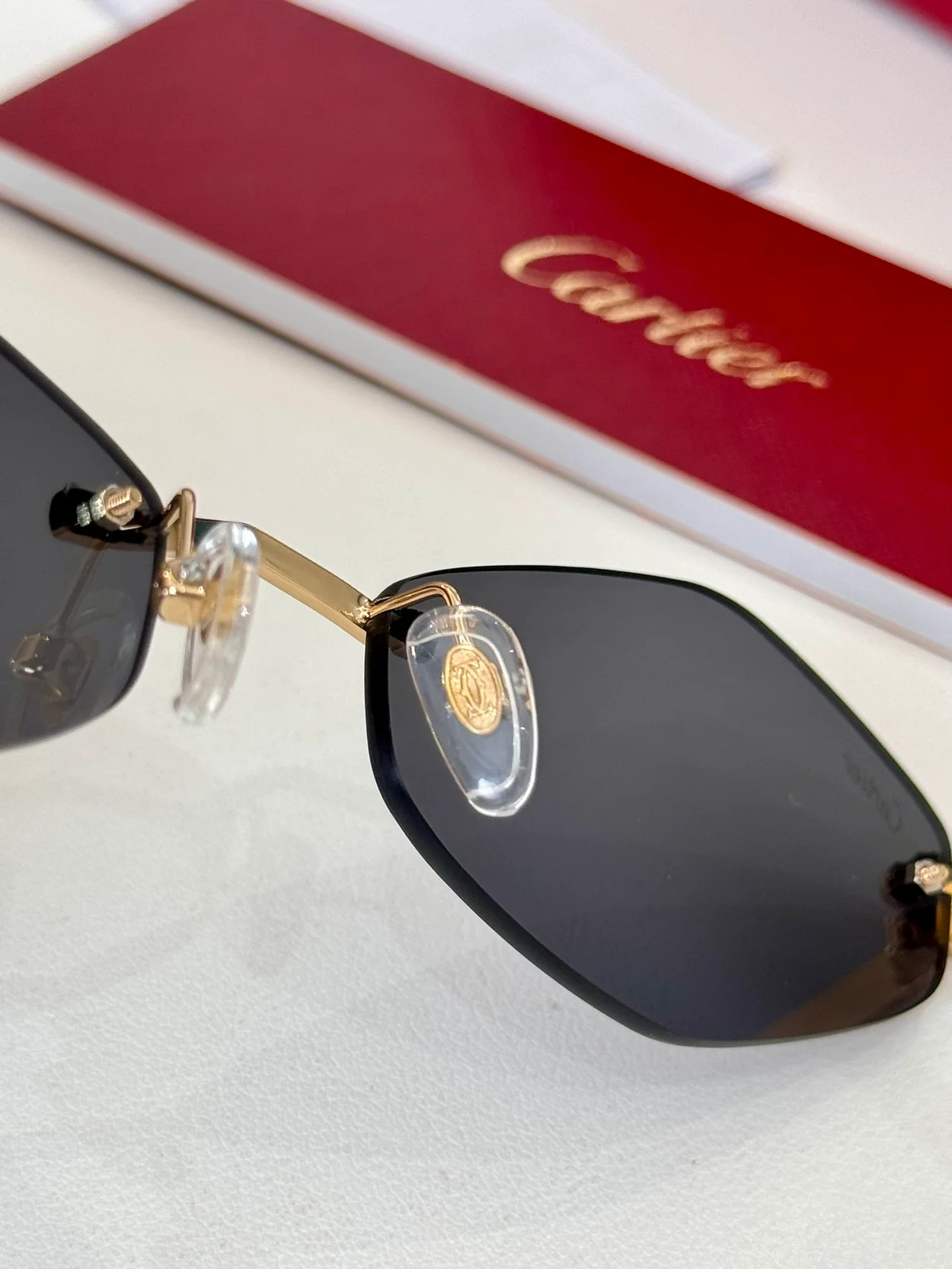 까르띠에 Geometric Frame Sunglasses (7color)