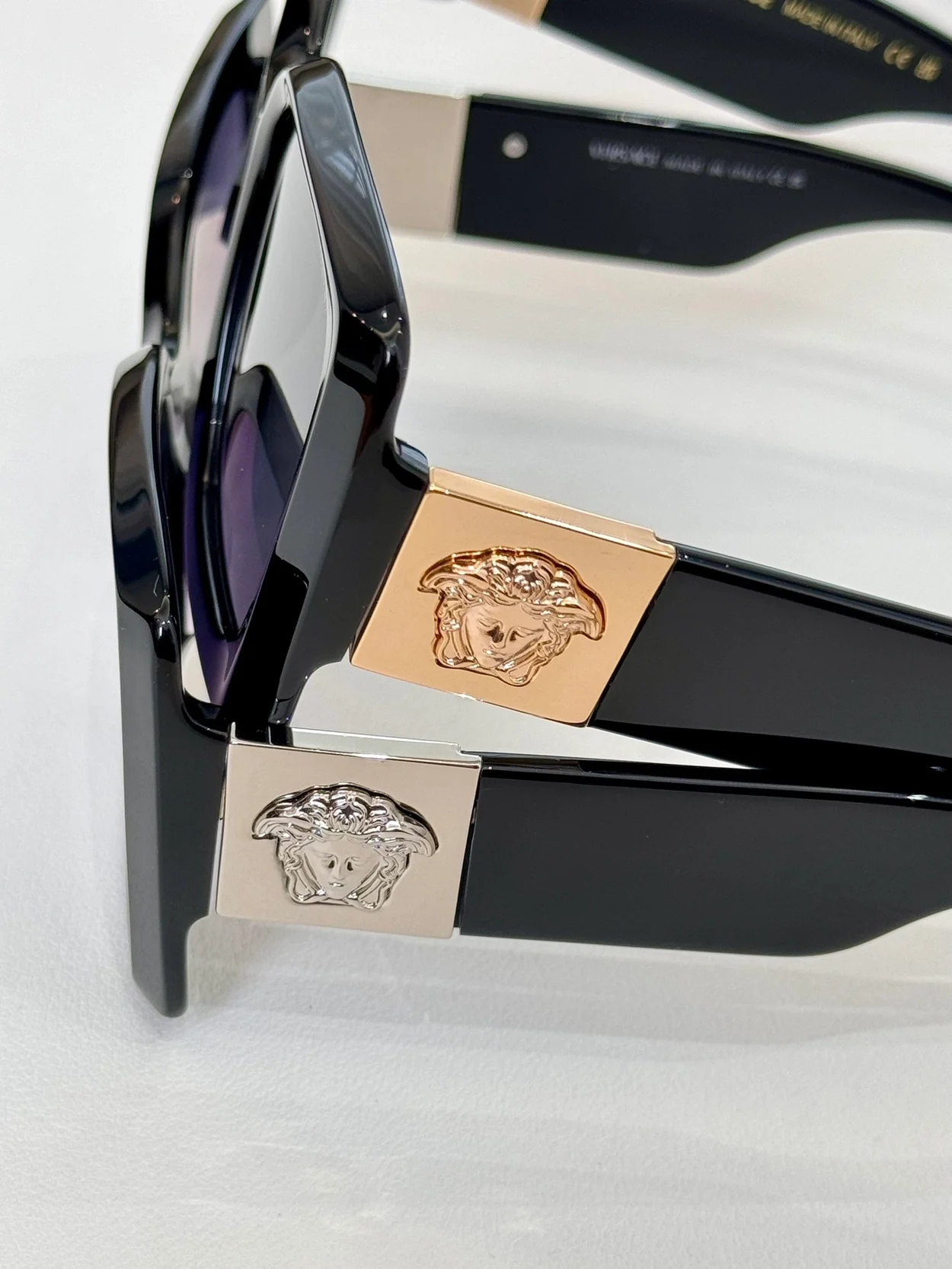 베르사체 MEDUSA PLAQUE (4color)