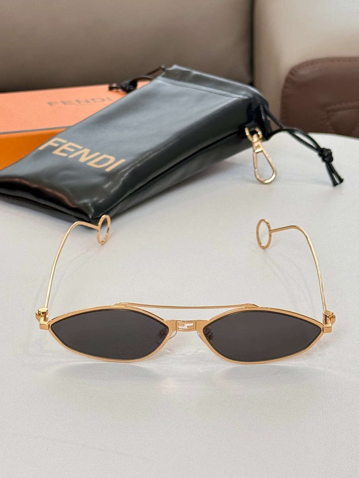 펜디 Cat-eye metal sunglasses (7color)
