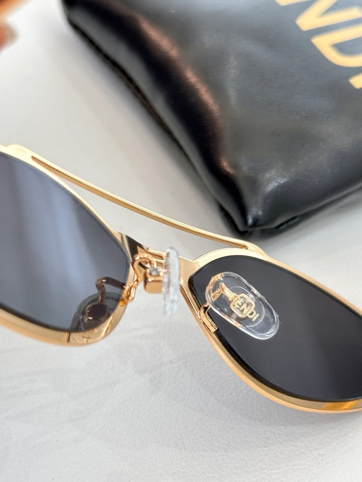 펜디 Cat-eye metal sunglasses (7color)