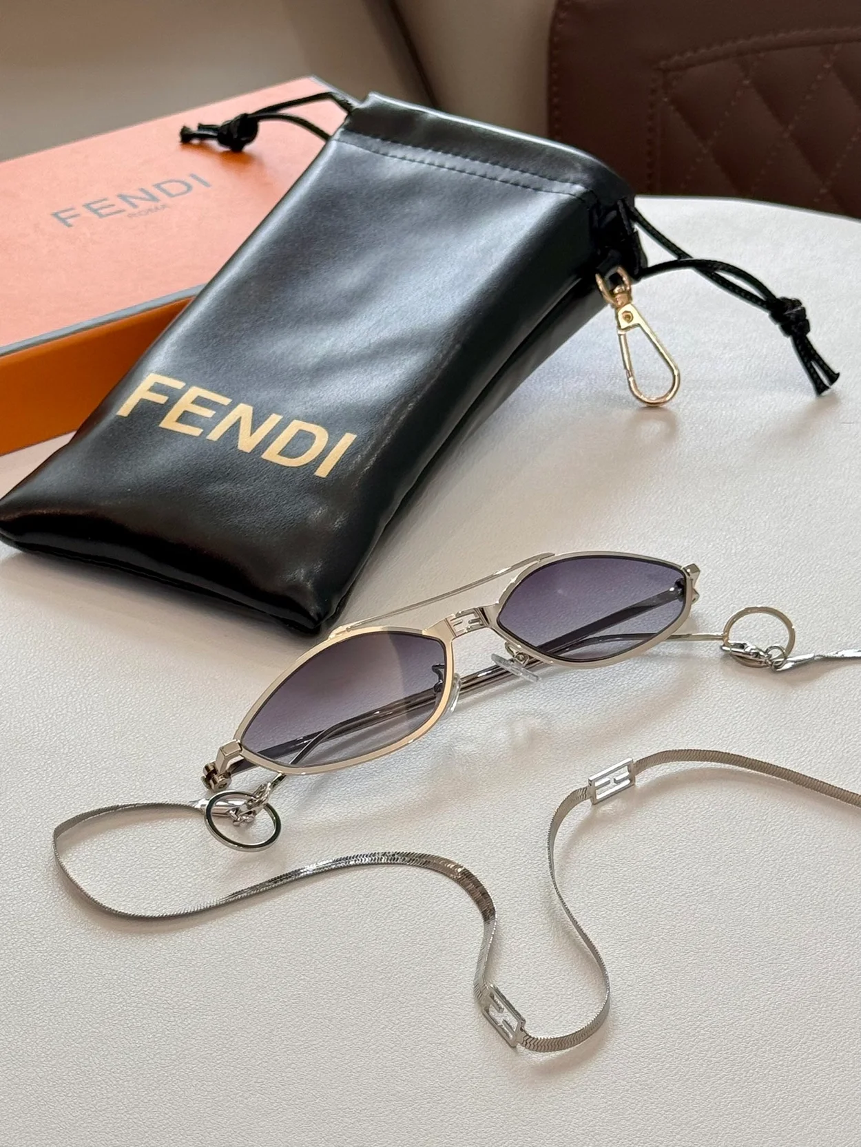 펜디 Cat-eye metal sunglasses (7color)