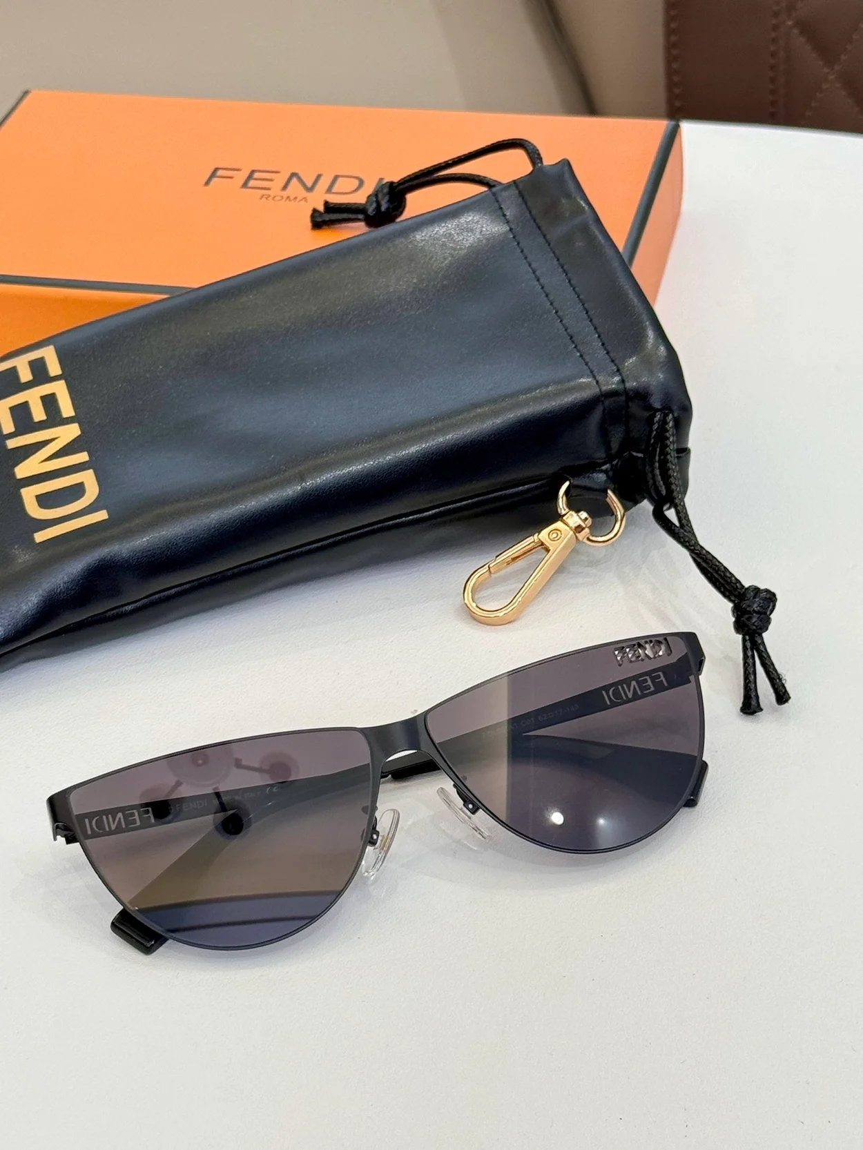 펜디 Cutouts (5color)