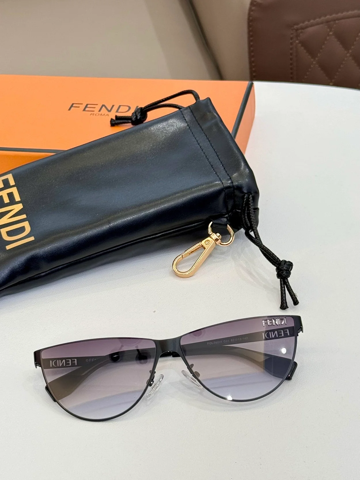 펜디 Cutouts (5color)