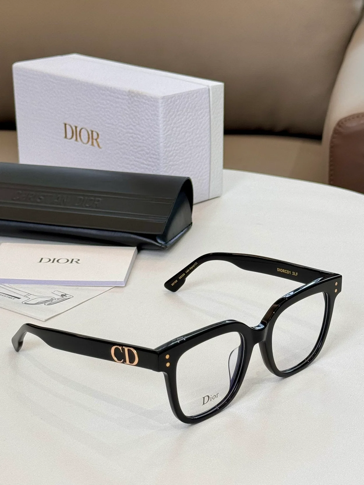 디올 Black Square Glasses