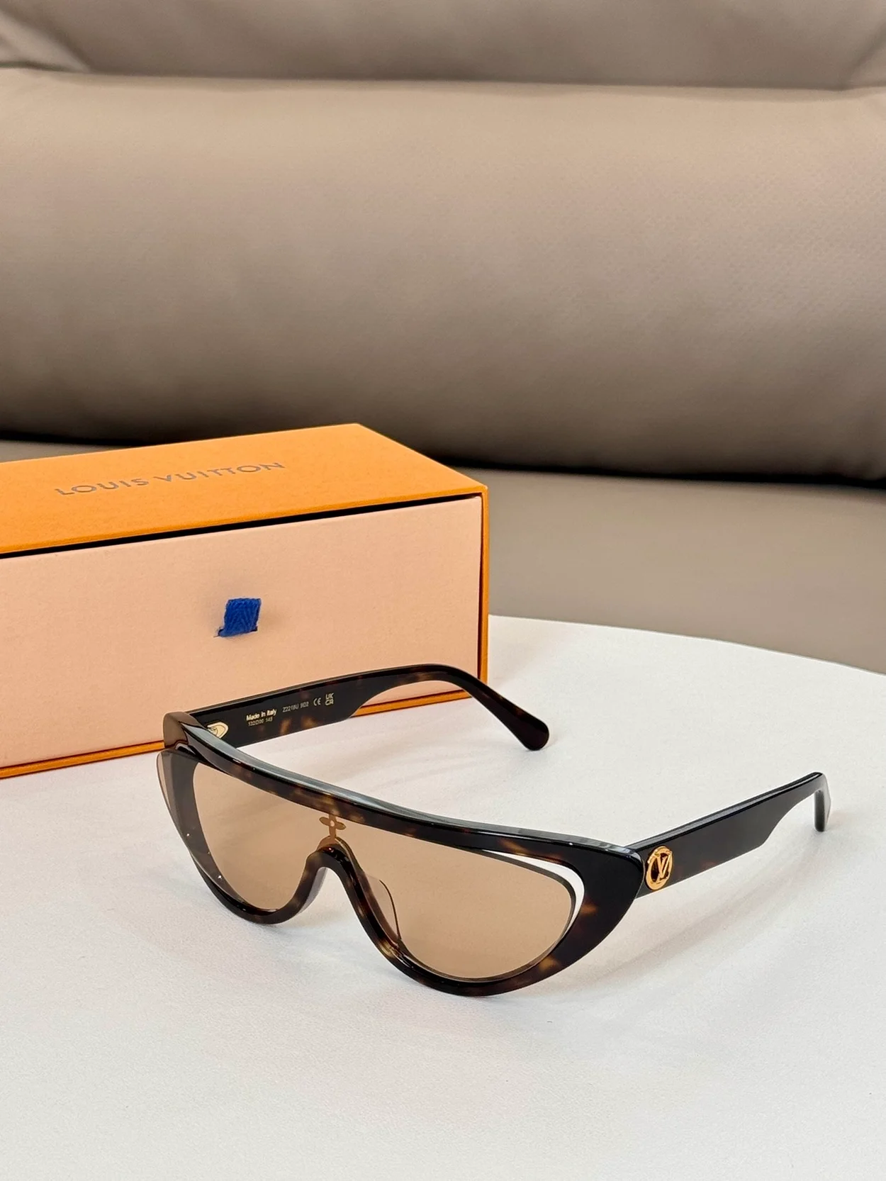 루이비통 split cat eye sunglasses Z2179U (5color)