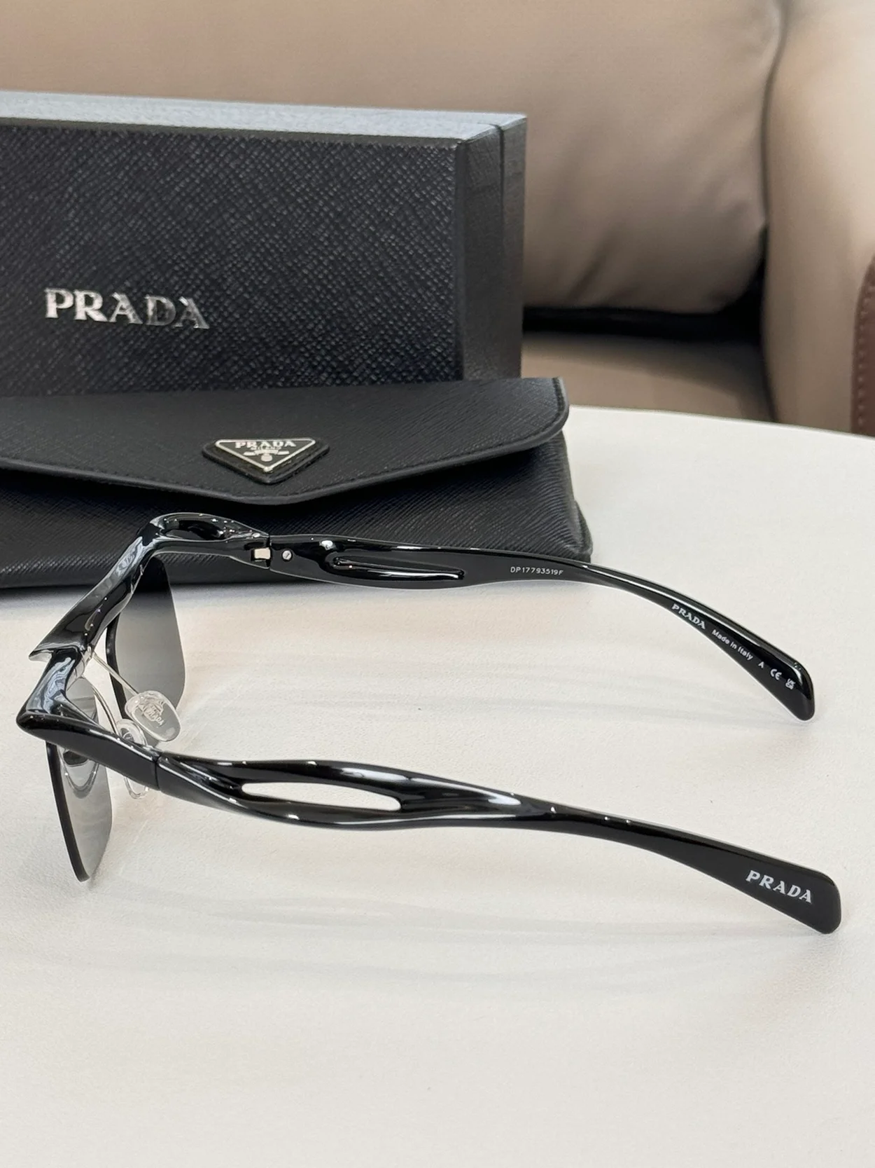 프라다 Runway sunglasses (6color)