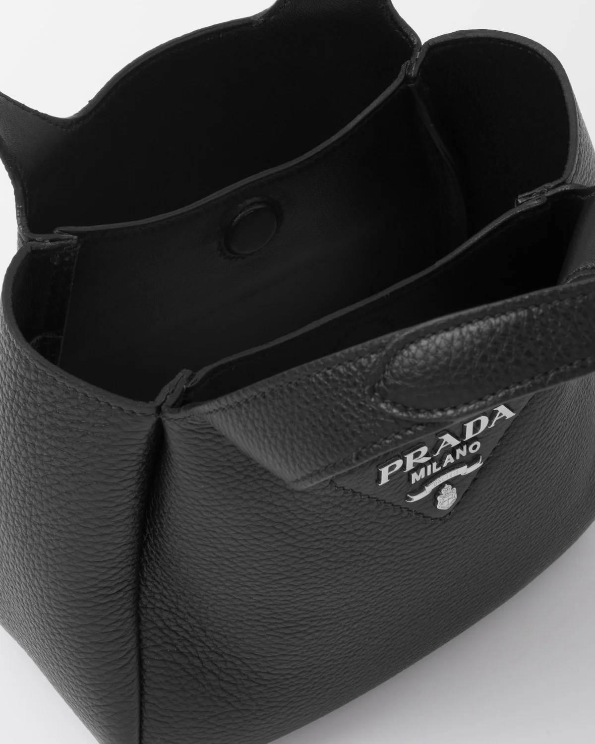 프라다 미니 레더 핸드백 블랙