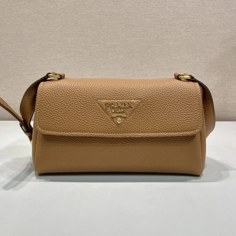 프라다 25FW 스몰 레더 숄더백 1BN022